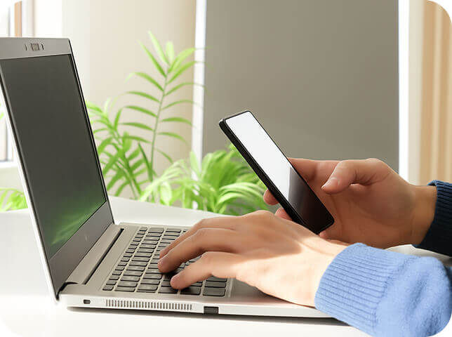 スマートフォンやパソコンなど、様々なデバイスで利用できるイメージ